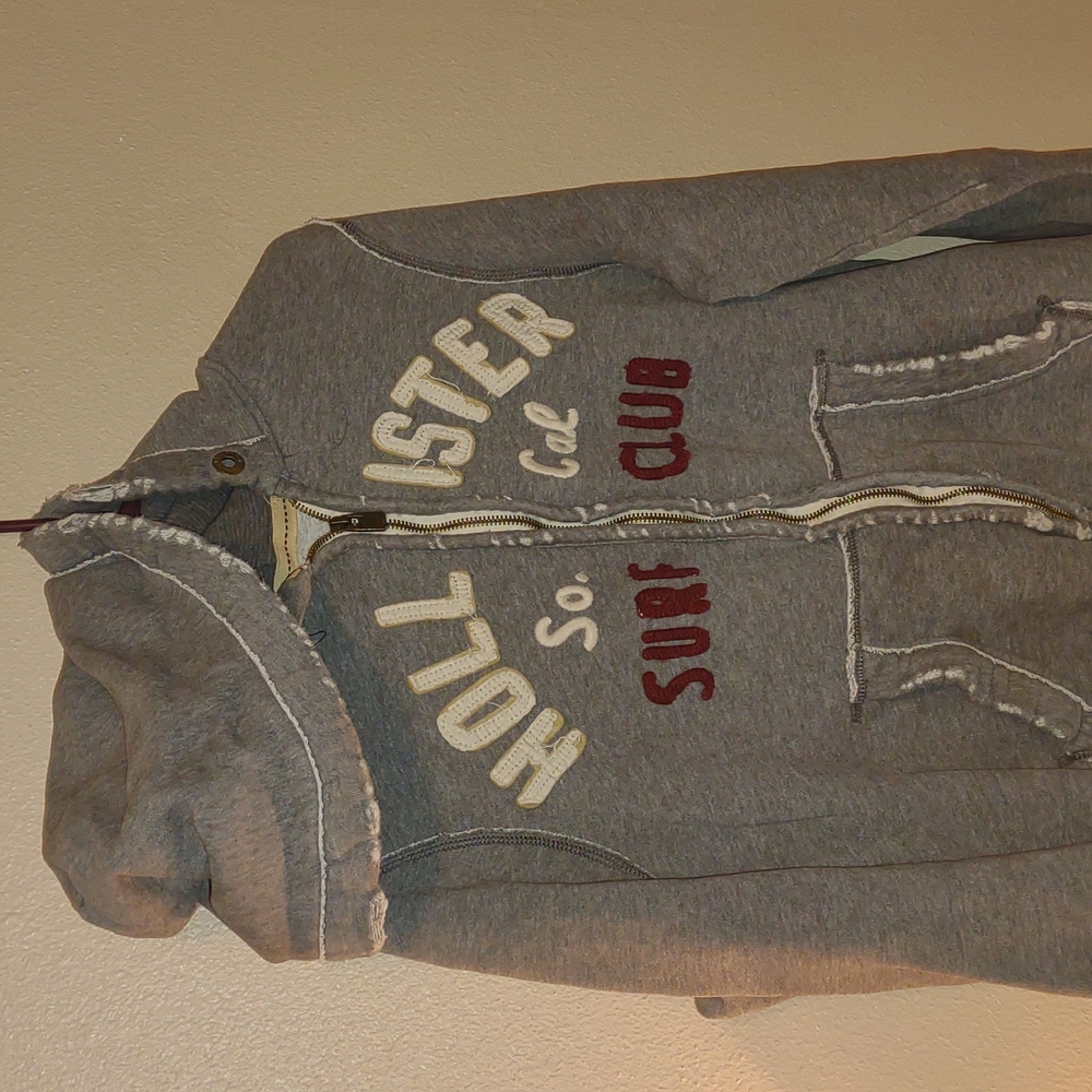 🍁 Hollister Zip up distressed hoodie🍁